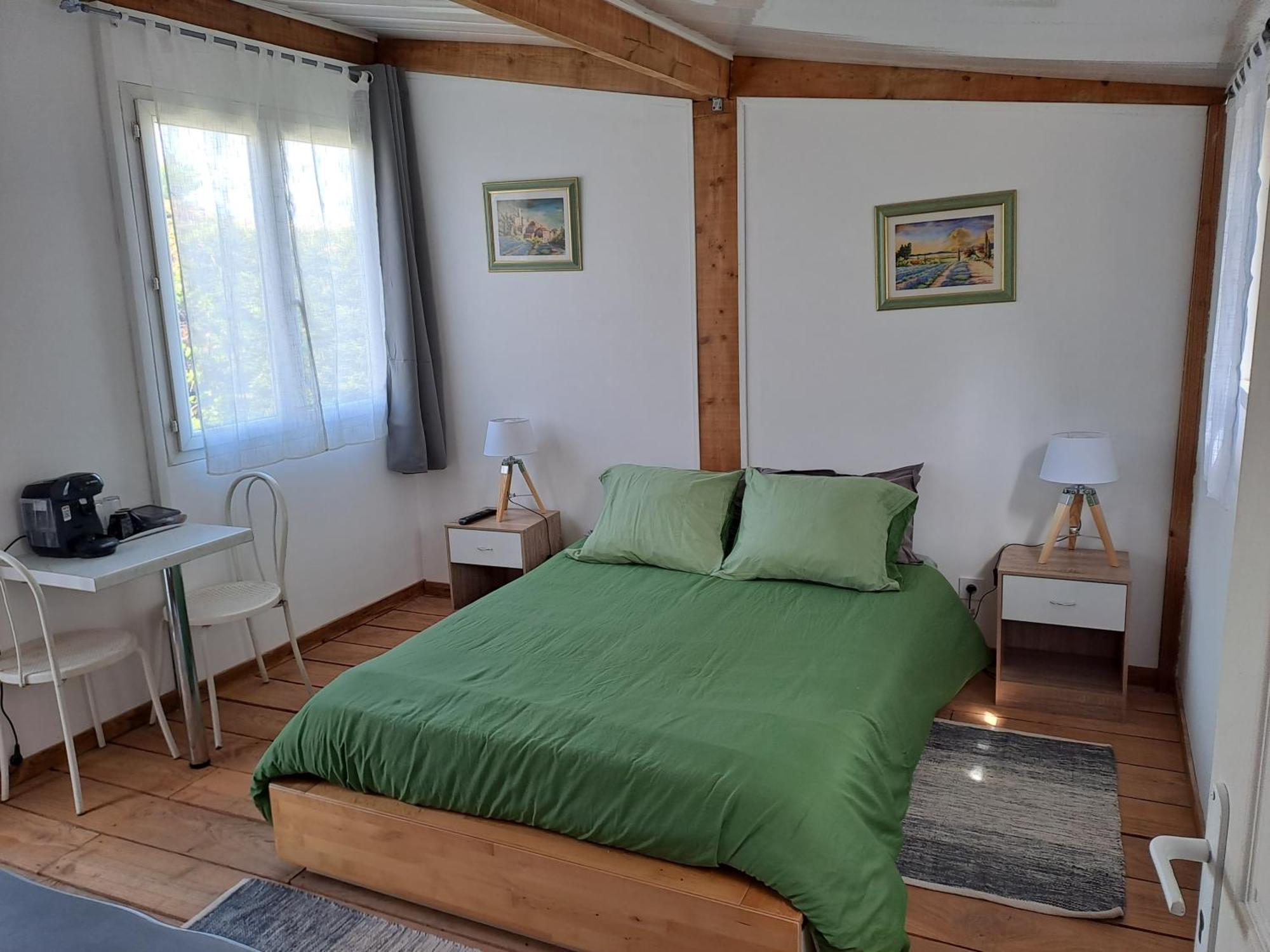 Chambre Basilic 2P, 2 Nuits Max, Dans Petit Chalet 6Km Du Festival De Piano De La Roque D'Antheron Rognes Buitenkant foto